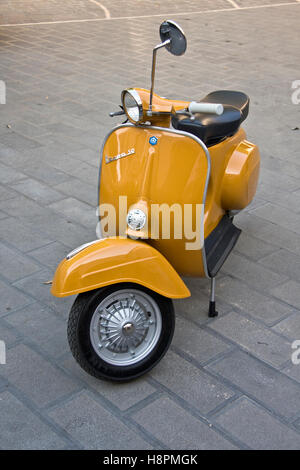 Piaggio Vespa 50 special, 1965, restaurierte italienische Oldtimer Roller Stockfoto