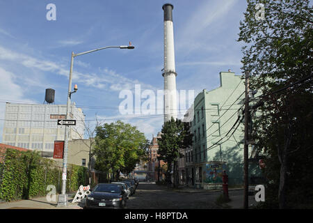 Alte Häuser an der Hudson Street in Vinegar Hill, Brooklyn, New York Stockfoto