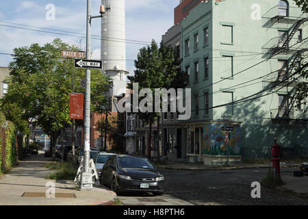 Alte Häuser an der Hudson Street in Vinegar Hill, Brooklyn, New York Stockfoto