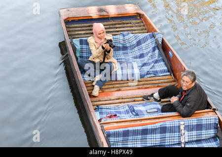 Punt auf dem Fluss Cam, Cambridge, England. Stockfoto