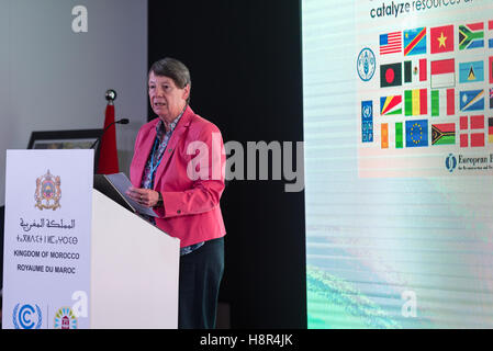 Marrakesch, Marokko. 15. November 2016. Der Bundesminister für Umwelt Barbara Hendricks spricht auf der UN-Klima-Konferenz COP22 in Marrakesch, Marokko, 15. November 2016. Deutschland und der Gastgeber Marokko haben ein Klimaschutzprogramm Beratung für weniger erfahrene Nationen eingeführt. Foto: Abdellah Azizi/Dpa/Alamy Live News Stockfoto