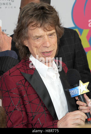 New York, NY, USA. 15. November 2016. Mick Jagger von den Rolling Stones The Rolling Stones-Exhibitionismus Opening Night am Industria Superstudio am 15. November 2016 in New York City besuchen. Bildnachweis: John Palmer Media Punch/Alamy Live-Nachrichten Stockfoto