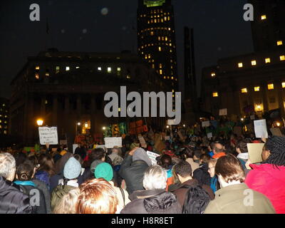 New York, USA. 15. November 2016. Stehende Rock-Unterstützung-Demo in New York.  NYC-Aufruf zum Handeln: Wir stehen mit Standing Rock Credit: Mark Apollo/Alamy Live-Nachrichten Stockfoto