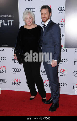 Hollywood, CA, USA. 15. November 2016. 15. November 2016 - Hollywood, Kalifornien. James McAvoy, Betty Buckley. AFI FEST 2016 vorgestellt von Audi - Screening von Universal Pictures' '' Split'' auf TCL Chinese Theater statt. Bildnachweis: Birdie Thompson/AdMedia Credit: Birdie Thompson/AdMedia/ZUMA Draht/Alamy Live-Nachrichten Stockfoto