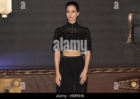 London, UK. 15. November 2016. Katherine Waterston, Phantastische Tierwesen &amp; wo sie - Europapremiere zu finden. 15.11.2016 | Verwendung Weltweit Credit: Dpa/Alamy Live-Nachrichten Stockfoto