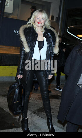 New York, USA. 15. November 2016. Malin Akerman Huff-Post Live über neue Saison Milliarden in New York City.November 15, 2016 zu sprechen. Bildnachweis: MediaPunch Inc/Alamy Live-Nachrichten Stockfoto