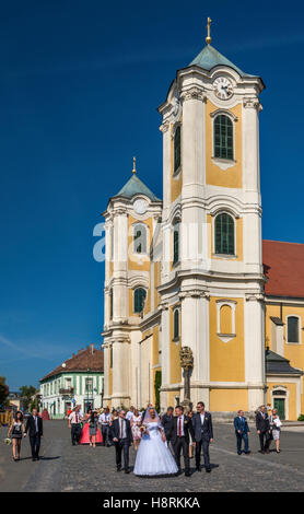 Brautpaar, St. Bartholomäus-Kirche in Gyongyos, Ungarn Stockfoto