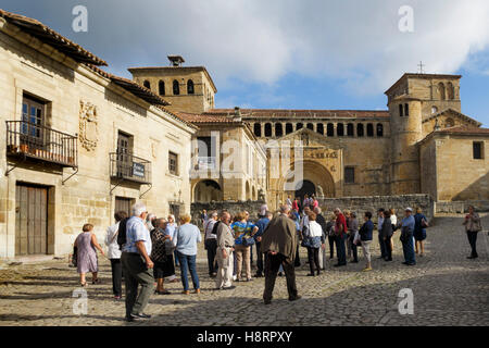 Kirche der Colegiata de Santa Juliana in Santillana del Mar, Spanien, Kantabrien, Europa Stockfoto