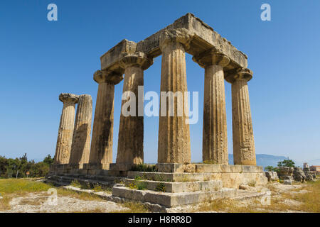 Der Tempel des Apollo in Korinth, Griechenland, Europa Stockfoto