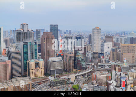 Osaka, 30 APR: Schöne Szene von Umeda Sky Building am 30. April 2011 in Osaka, Japan Stockfoto