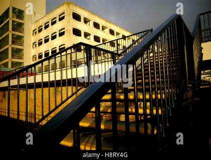 AJAXNETPHOTO. 2012. WORTHING, England. - Platzsparend - GRAFTON MEHRSTÖCKIGES PARKHAUS IN DER STADT. Foto: Jonathan Eastland/AJAX REF: R 122902 2178 Stockfoto