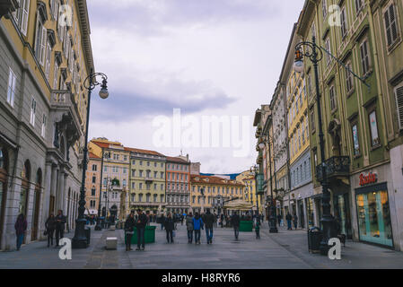 Schöne Architektur und Gebäude von Triest, Italien Stockfoto