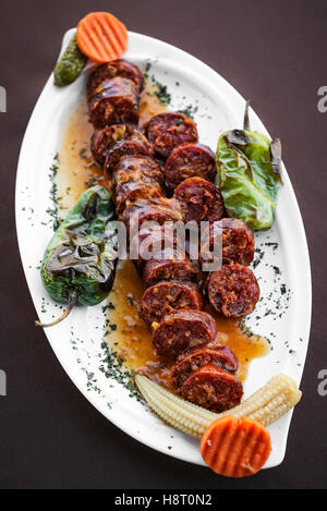 Portugiesisch Spanisch Braten Bbq Grill Chourico Chorizo Chorizo, die snack-tapas Stockfoto