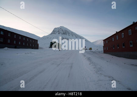 Arktischen Winter in Nybyen-Longyearbyen, Svalbard, Spitzbergen, Norwegen. Arktischer Winter Im Longyeardalen, Spitzbergen. Stockfoto
