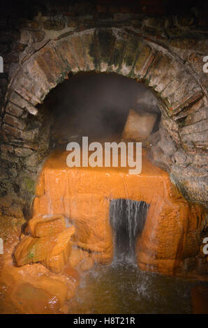 Heiligen Quelle, die römischen Bäder, Bath, Somerset, England Stockfoto