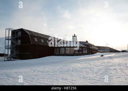 Universität von Svalbard, UNIS, der Wold nördlichsten Universität in Longyearbyen. UNIS, die nördlichste Universität der Welt, Svalbard Stockfoto