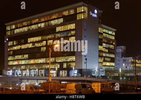 Skypark Finnieston Glasgow Büro Nacht nach Einbruch der Dunkelheit mit Licht zu blockieren Stockfoto