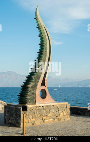 Griechenland, Kreta, Agios Nikolaos, Skulptur "Horn der Amalthea" Stockfoto