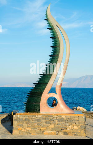 Griechenland, Kreta, Agios Nikolaos, Skulptur "Horn der Amalthea" Stockfoto