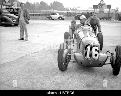 BROOKLANDS MASERATI 6CM PADDOCK Stockfoto