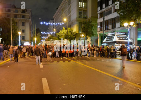 Linke Demonstranten Demonstration gegen den Besuch von US-Präsident Barack Obama, in Athen, Griechenland Stockfoto