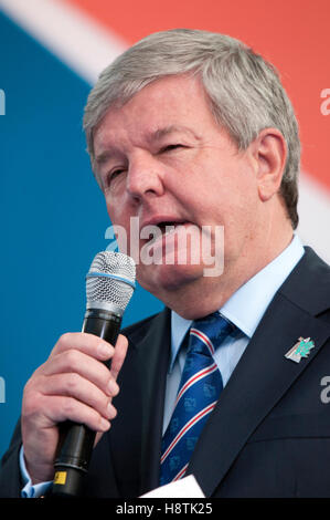 Sir Keith Mills anlässlich eines Jahres gehen für die Olympischen Spiele am Trafalgar Square in London. Bild aufgenommen am 27. Juli 2011 Stockfoto