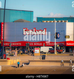 Funland Bingo und Vergnügungen, Promenade, Blackpool, Lancashire, UK. Stockfoto