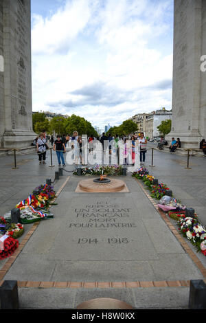 Unbekannten Soldaten das Grab unter dem Arc de Triomphe, Paris, Frankreich, Europa Stockfoto