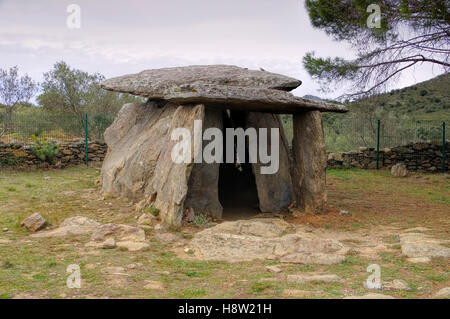 Dolmen Creu d En Cobertella in Katalonien, Spanien - Dolmen Creu d En Cobertella in Katalonien, Spanien Stockfoto