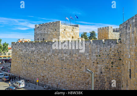 2016: die massiven Wände der Davis-Festung mit zwei Türmen, befindet sich neben dem Jaffa-Tor, Jerusalem Stockfoto