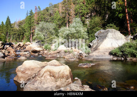 Falls Trail auf dem Weg zum Felsen klettern Half Dome im Yosemite-Nationalpark, Kalifornien USA Stockfoto