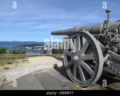 Blick auf Wellington vom Dominion Observatorium mit der Pistole Fried Krupp AG Stockfoto