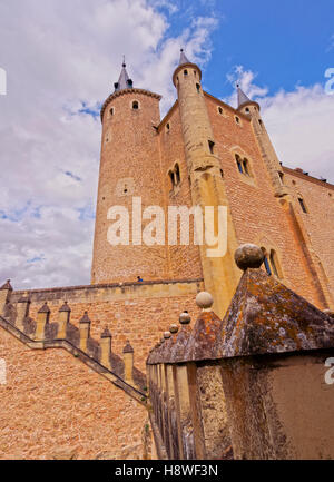 Spanien, Kastilien und Leon, Segovia, Ansicht des Alcazar. Stockfoto