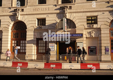 U-Bahn Station Moorgate am Sonntag, London, UK Stockfoto