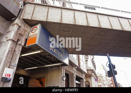 U-Bahn-Station Barbican, London, England UK Stockfoto