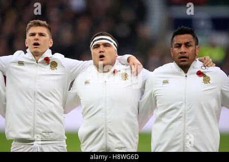 (links-rechts) Englands Owen Farrell, Jamie George und Mako Vunipola während der Herbst-internationale match bei Twickenham Stadium in London. Stockfoto