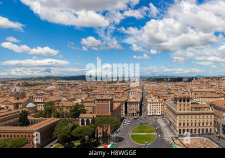 Panorama Luftbild Zentrum Roms vom Vittoriano Monument mit Piazza Venezia und Palazzo Venezia im Vordergrund Stockfoto
