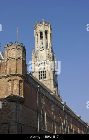 Brügge, der Glockenturm und der ehemaligen Markthalle, Belgien Stockfoto