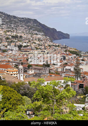 Portugal, Madeira, erhöhten Blick auf Funchal. Stockfoto