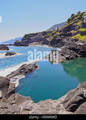 Portugal, Madeira, Blick auf die natürliche Schwimmbäder in Seixal. Stockfoto