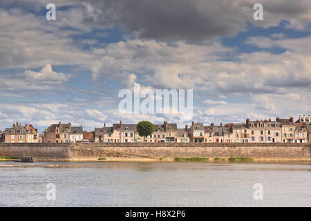 Blick über die Loire bei Blois in Frankreich. Stockfoto