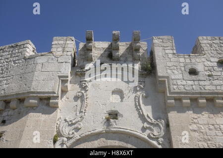 Eintritt in die normannische Burg in Monte Sant ' Angelo, Apulien Stockfoto