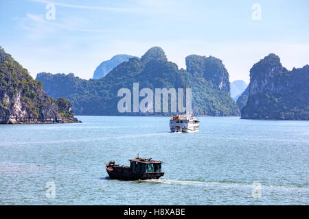 Halong Bucht, Vietnam, Indochina, Asien Stockfoto