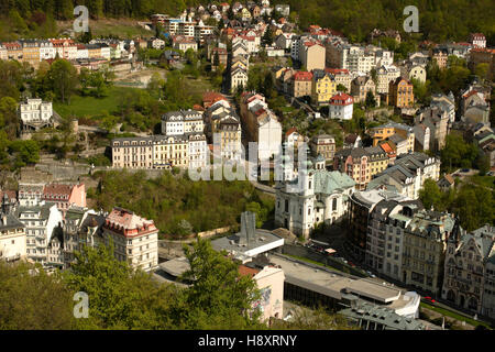 Blick auf Karlsbad von Jelení Skok, Sprudelkolonnade, barocken Maria Magdalena Kirche, West-Böhmen, Tschechische Republik, Europa Stockfoto