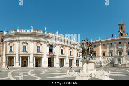 Palazzo Nuovo mit Reiterstandbild des Kaisers Marcus Aurelius, Rom, Latium, Italien Stockfoto