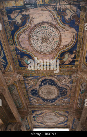 Malereien an der Decke, Nandi Mandapa, Brihadisvara-Tempel, Thanjavur, Tamil Nadu, Indien. Stockfoto