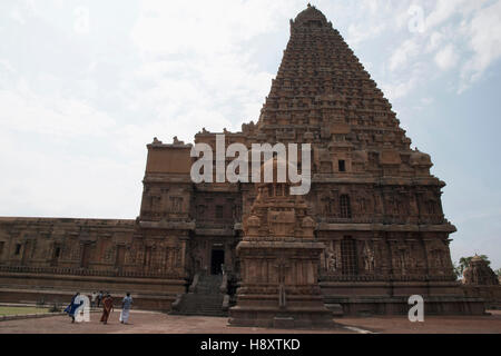 Cahndikesvara Schrein vor und Brihadisvara-Tempel, Thanjavur, Tamil Nadu, Indien. Ansicht von Norden Stockfoto