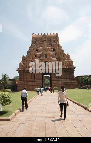 Keralantakan Tiruvasal, zweiter Eingang Gopura, Brihadisvara-Tempel, Thanjavur, Tamil Nadu, Indien. Blick von Westen. Stockfoto