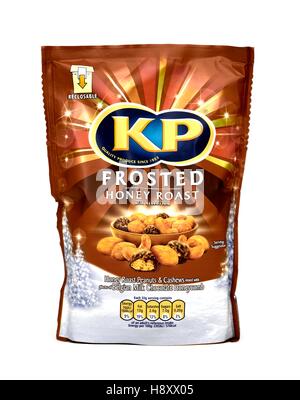 Eine Retail-Packung von KP bereift Honig gebratenes festliche Muttern. Stockfoto