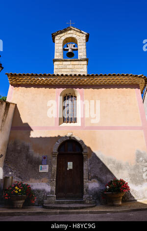 Zierliche Kapelle Typique, Village de Venlensole Haute Provence Frankreich Stockfoto